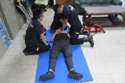 第七救災救護大隊專責救護隊辦理救護情境訓練─溺水
