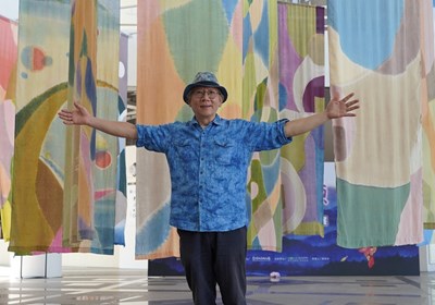 National Craft Achievement Award winner, Teacher Chen Jinglin, is curating the Taiwan Classic Hundred Colors Exhibition at the Taichung Fiber Museum