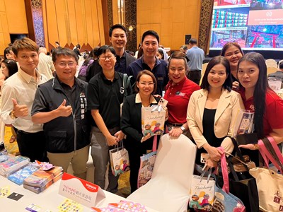 Caption: Group photo with Thai industry representatives at the promotion meeting