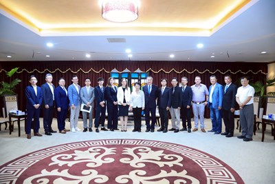 r. Eva Landmesser, Head of the German Trade Office Taipei, visits Taichung City Government with German business represe_0
