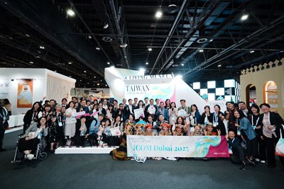 02_臺灣展區開幕式後臺灣與會者合影