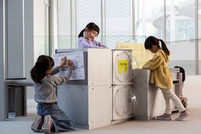 “Frames”, a permanent teaching tool in the “Corner Missions” program