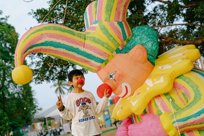 “Touching Heads with You” — Jimmy Liao-Inspired Installation _0