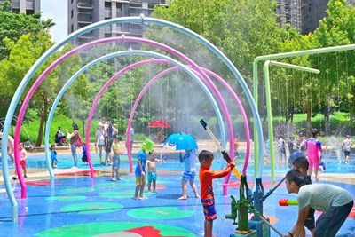 Water Play Area beside Zhongke Park in Daya at the end of the Tanya Shen Green Bikeway 1