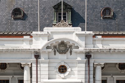 The oeil-de-boeuf windows and dormers on the façade of the main building of Taichung Prefectural Hall