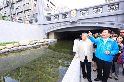 Hsinchu County Magistrate Observing the Successful River Governance