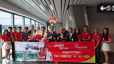 inbound and outbound flights through Taichung