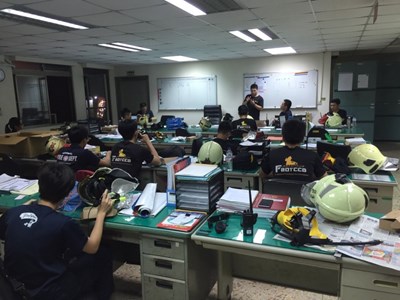 臺中市第七大隊中區分隊辦理頭骨式無線電操作及繪製室內配置圖訓練