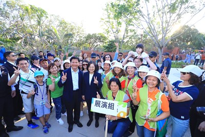 President Tsai led the team from Council of Agriculture, Executive Yuan, to visit Taichung Flora Expo