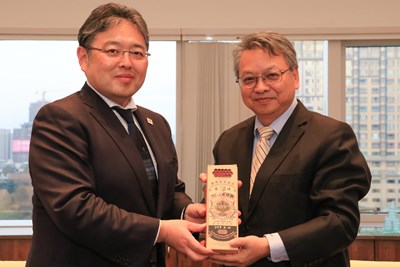 Director General of Aomori Prefecture Tourism and International Affairs Strategy Bureau visits Deputy Mayor Linghu to foster bilateral cooperation