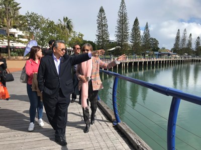 Deputy Mayor Linghu visits Raby Bay accompanied by Chairman Yu-hung Lin and his wife