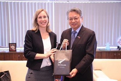 New Zealand Commerce and Industry Office Taipei Visits Taichung City Government – Deputy Mayor Linghu Hopes to Foster Further Intercity Exchanges