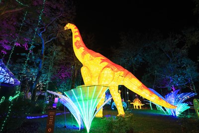 15-meter High Dinosaur