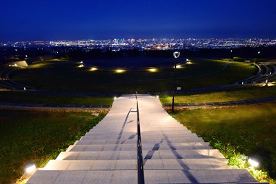 Night View of Taichung from the Peak of Wanggaoliao Park Compared to Yangmingshan of Taipei and Hakodate of Japan