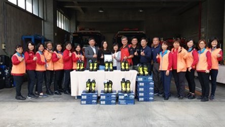 Victor Taichung donates rescue boots to fire brigade