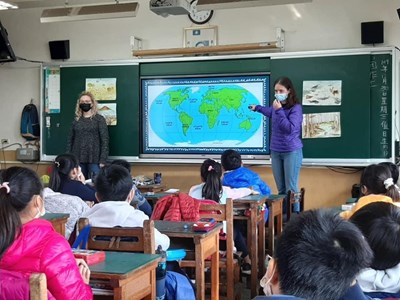 Illustration: Mayor Lu said foreign language competencies are key indicators to connect to the world and hence, the Taichung City Government has been devoted to the increase in the number of foreign teachers.
