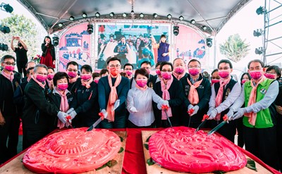 Mayor Lu joins Sindingban Festival with guests.